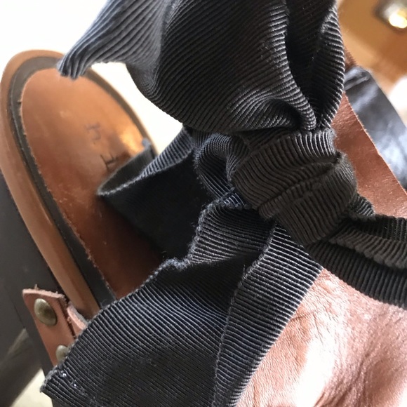 HINGE Leather Platform Sandal - Picture 8 of 8